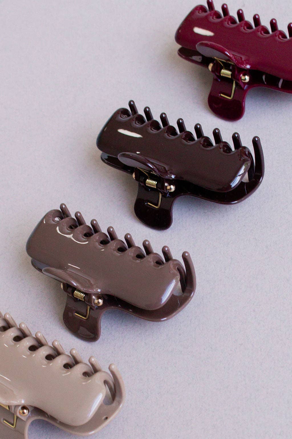 Resin Rectangle Claw Clip: Tan