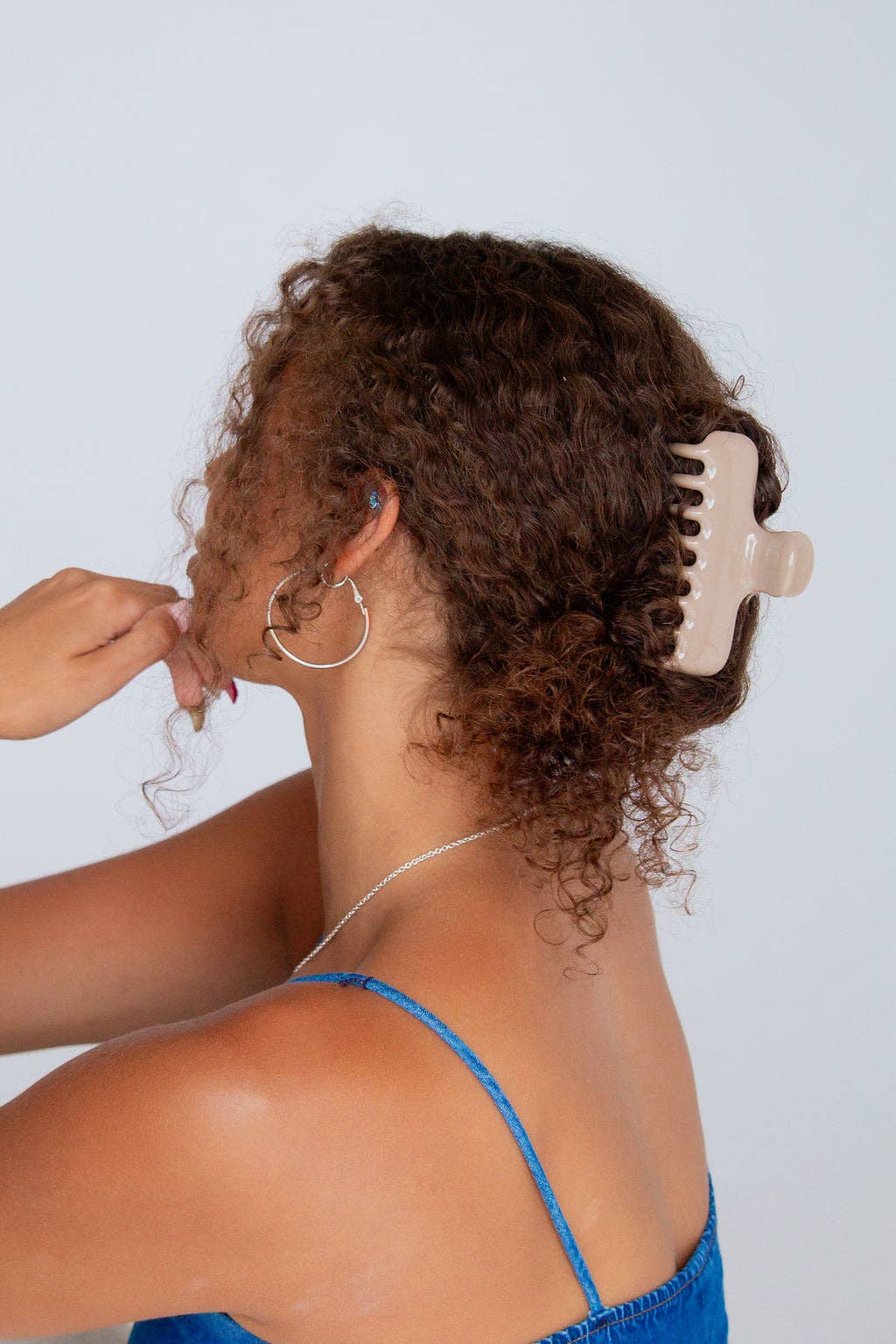 Resin Rectangle Claw Clip: Tan